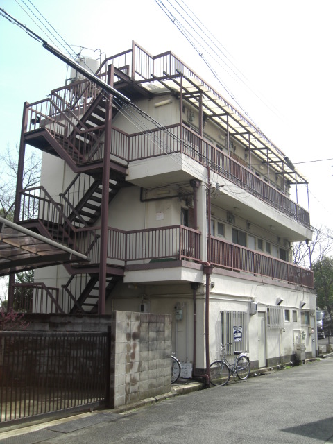 尼崎市蓬川町（阪神本線出屋敷駅）のマンション賃貸物件 外観写真